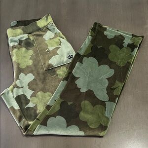 Juicy Couture Green Camouflage Straight Leg Pants size L womens pull on pockets